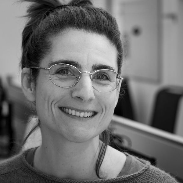Elena, Office-Managerin
